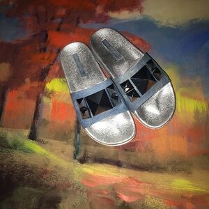 Shoe Republic LA | Pyramid Denim Slides ⭐️4/$50